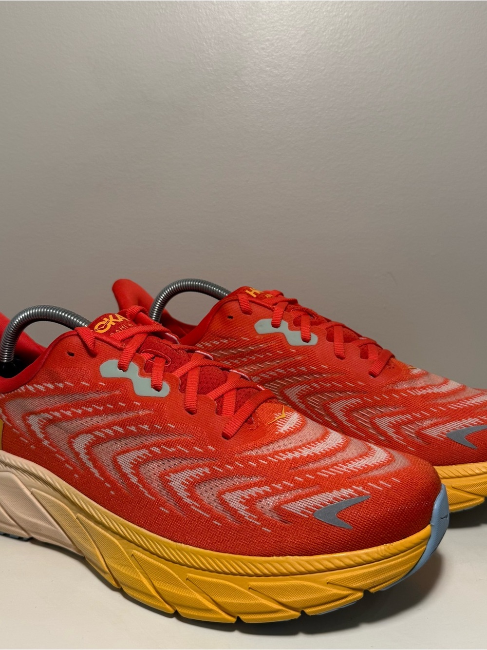 HOKA Arahi 6 Fiesta Amber Yellow Men’s Size 10 D Red Orange Running Sneaker
